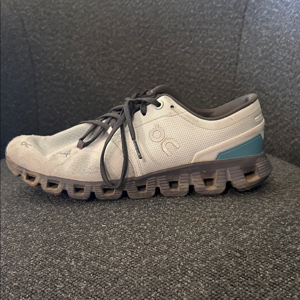 On Running Men's Gray and Teal Athletic Shoes